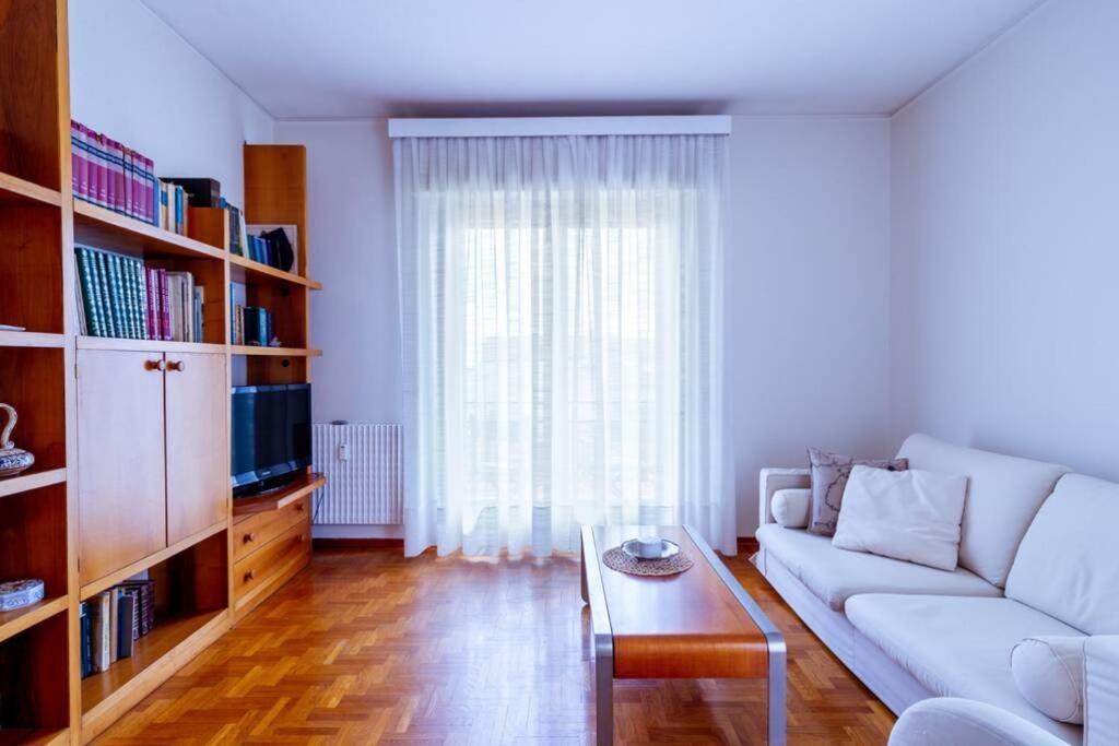 La Quiete. Two Bedrooms, 250m From The Apartament *